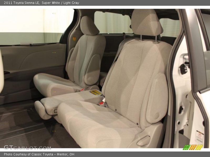 Super White / Light Gray 2011 Toyota Sienna LE