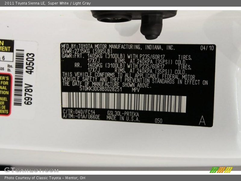 Super White / Light Gray 2011 Toyota Sienna LE