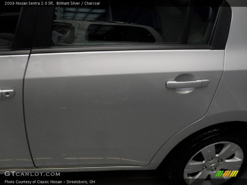 Brilliant Silver / Charcoal 2009 Nissan Sentra 2.0 SR