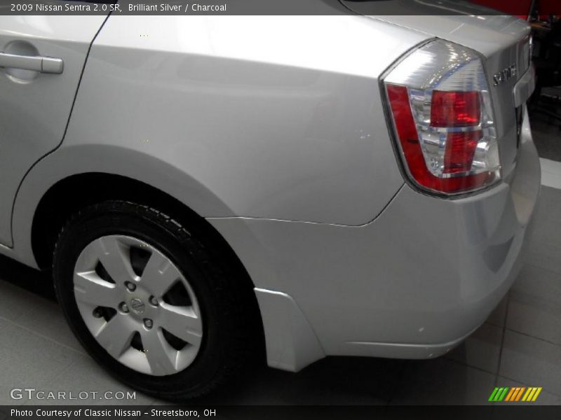 Brilliant Silver / Charcoal 2009 Nissan Sentra 2.0 SR