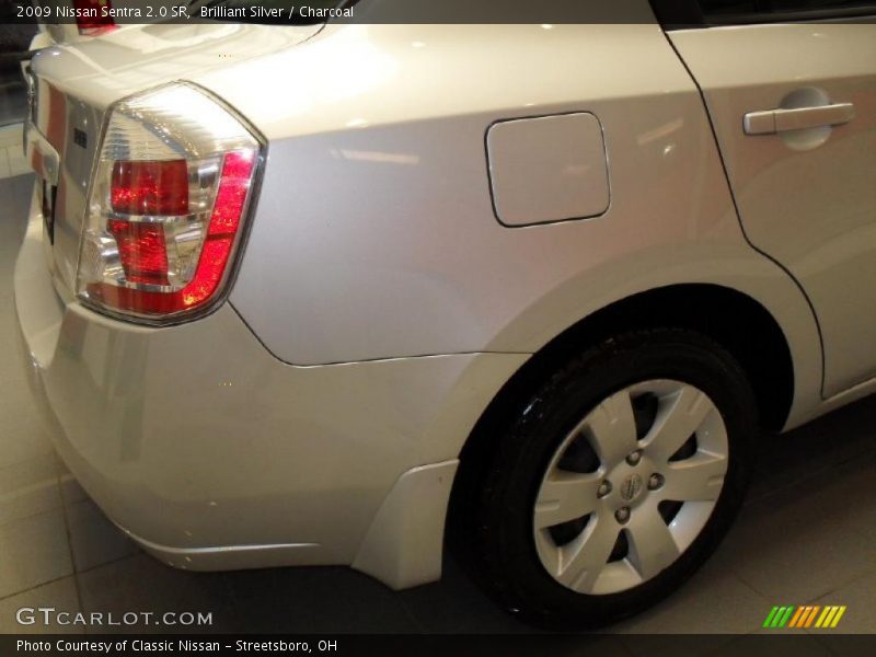 Brilliant Silver / Charcoal 2009 Nissan Sentra 2.0 SR