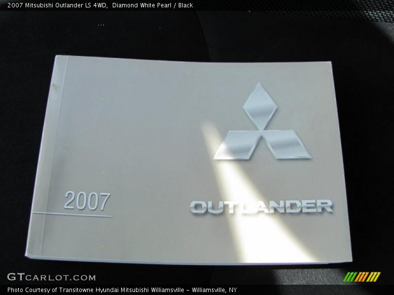 Diamond White Pearl / Black 2007 Mitsubishi Outlander LS 4WD