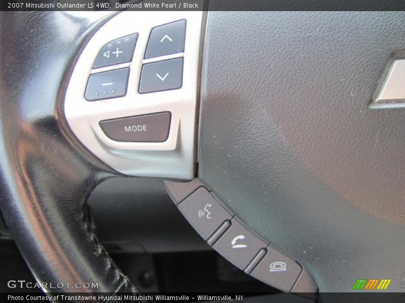 Diamond White Pearl / Black 2007 Mitsubishi Outlander LS 4WD