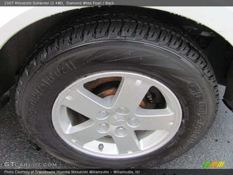 Diamond White Pearl / Black 2007 Mitsubishi Outlander LS 4WD