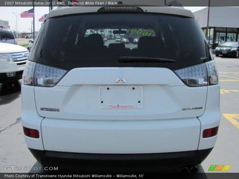 Diamond White Pearl / Black 2007 Mitsubishi Outlander LS 4WD