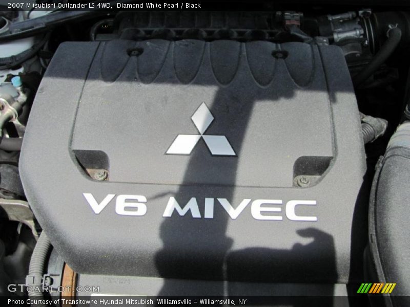Diamond White Pearl / Black 2007 Mitsubishi Outlander LS 4WD