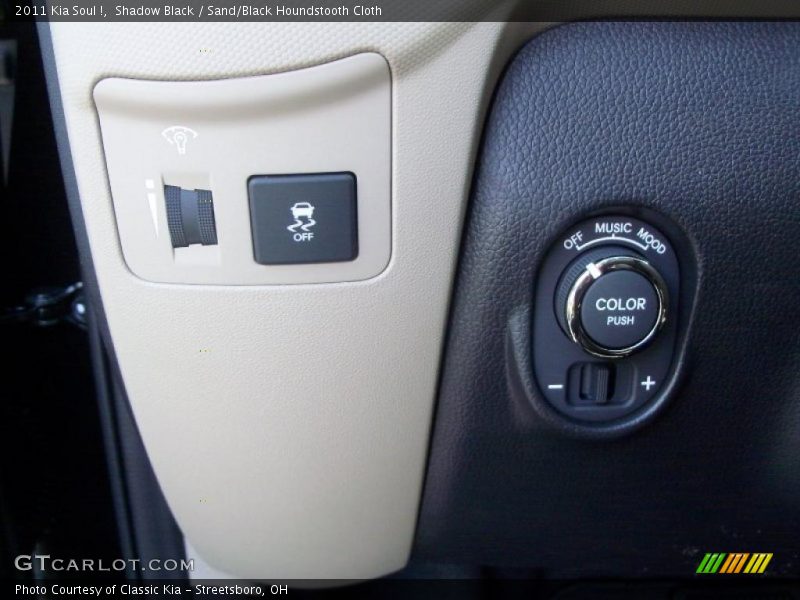 Shadow Black / Sand/Black Houndstooth Cloth 2011 Kia Soul !