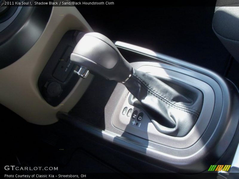 Shadow Black / Sand/Black Houndstooth Cloth 2011 Kia Soul !