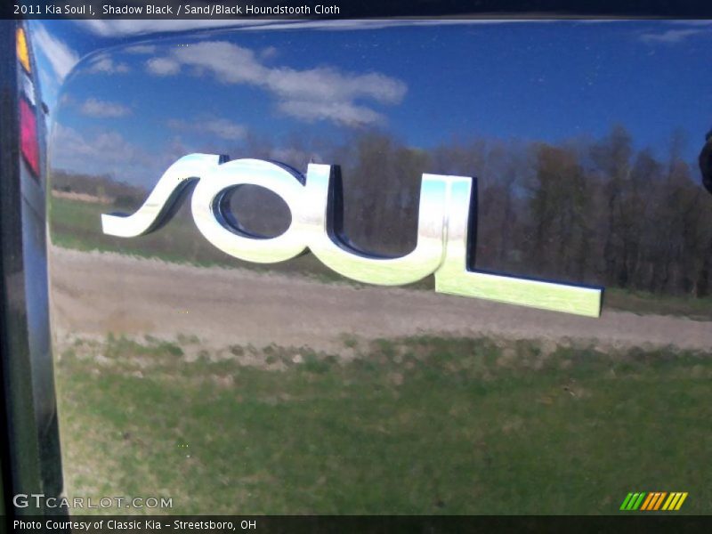 Shadow Black / Sand/Black Houndstooth Cloth 2011 Kia Soul !