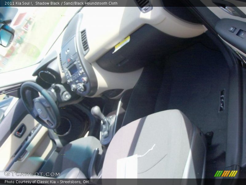 Shadow Black / Sand/Black Houndstooth Cloth 2011 Kia Soul !