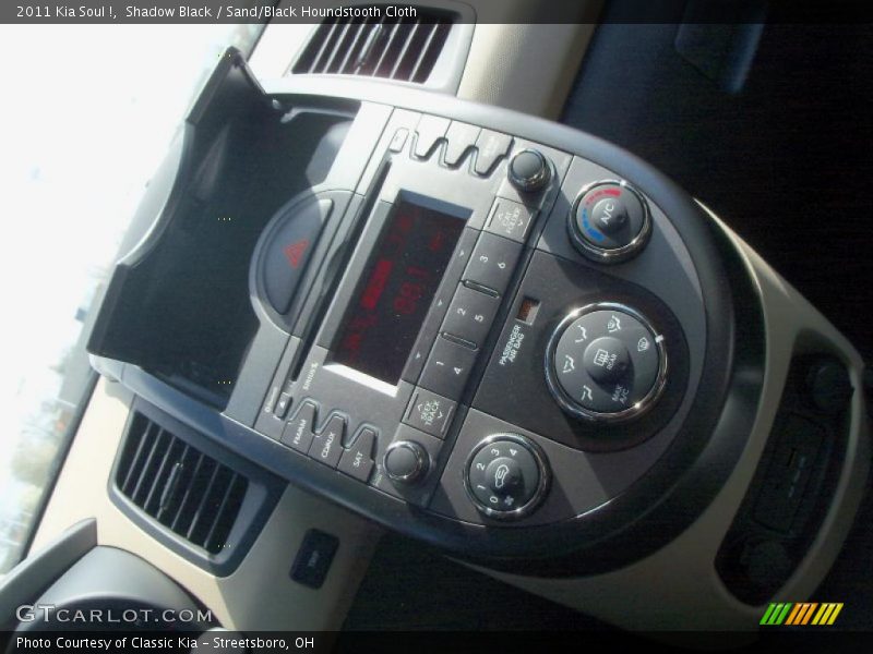 Shadow Black / Sand/Black Houndstooth Cloth 2011 Kia Soul !