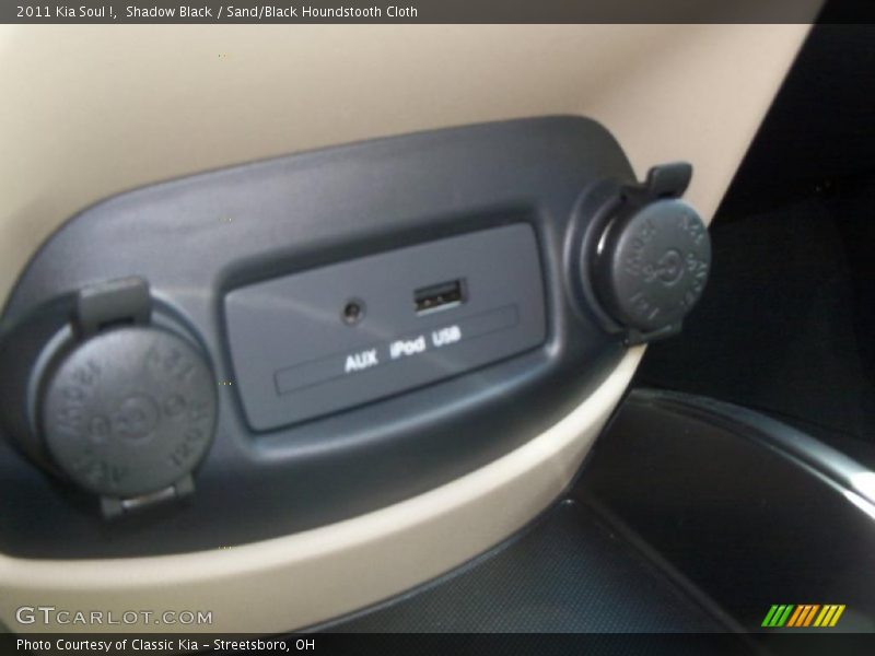 Shadow Black / Sand/Black Houndstooth Cloth 2011 Kia Soul !