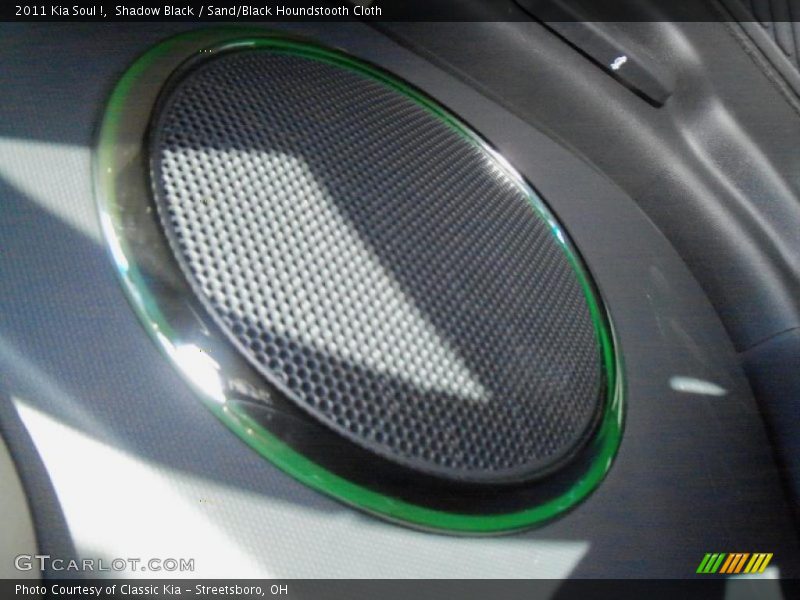 Shadow Black / Sand/Black Houndstooth Cloth 2011 Kia Soul !