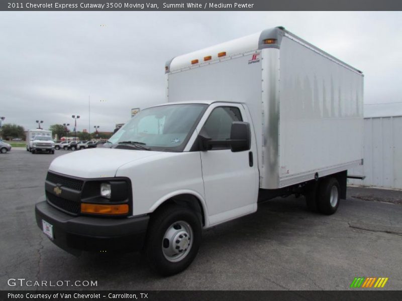 Front 3/4 View of 2011 Express Cutaway 3500 Moving Van