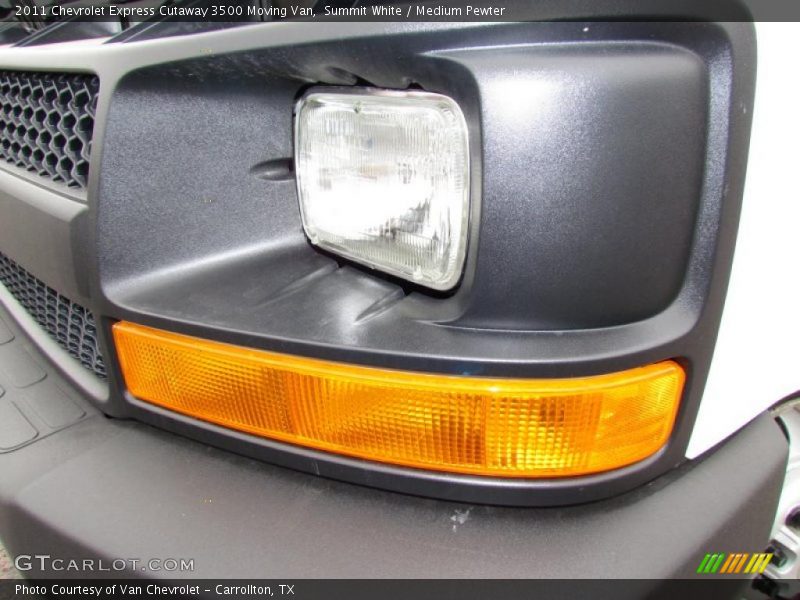 Summit White / Medium Pewter 2011 Chevrolet Express Cutaway 3500 Moving Van