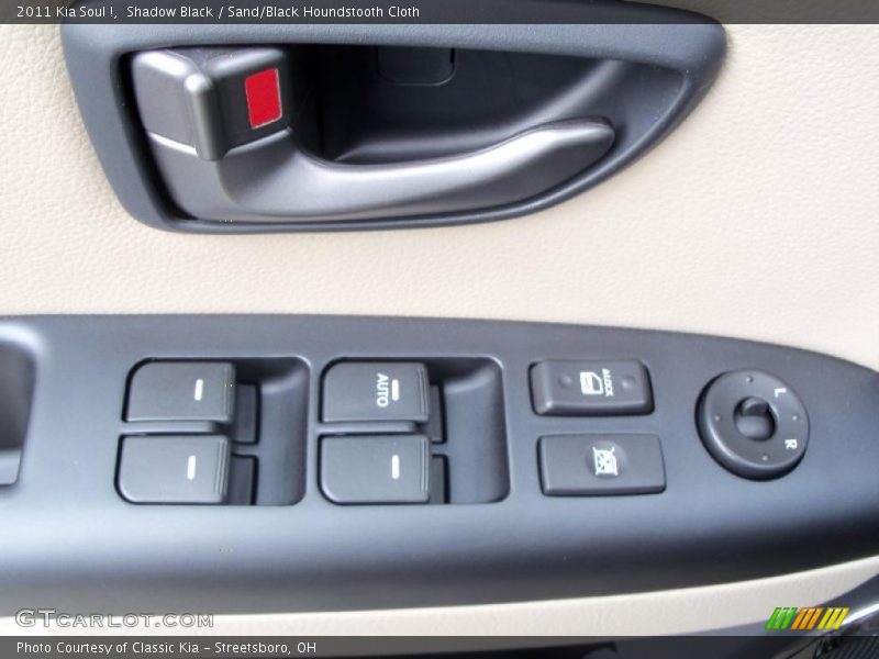 Shadow Black / Sand/Black Houndstooth Cloth 2011 Kia Soul !