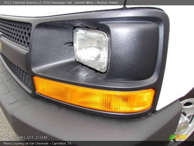 Summit White / Medium Pewter 2011 Chevrolet Express LS 3500 Passenger Van