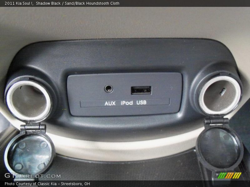 Shadow Black / Sand/Black Houndstooth Cloth 2011 Kia Soul !