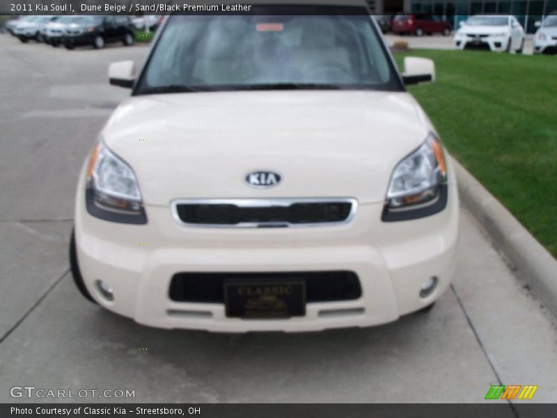 Dune Beige / Sand/Black Premium Leather 2011 Kia Soul !