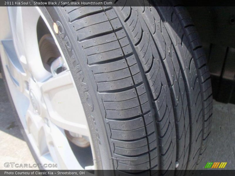 Shadow Black / Sand/Black Houndstooth Cloth 2011 Kia Soul !