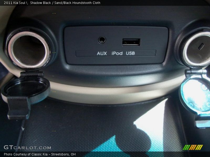 Shadow Black / Sand/Black Houndstooth Cloth 2011 Kia Soul !