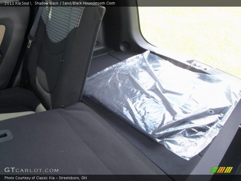 Shadow Black / Sand/Black Houndstooth Cloth 2011 Kia Soul !