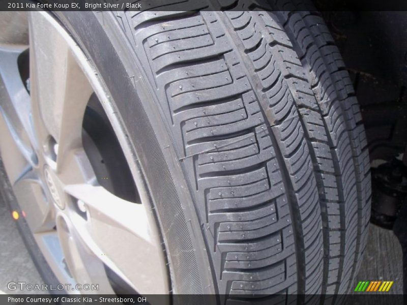 Bright Silver / Black 2011 Kia Forte Koup EX