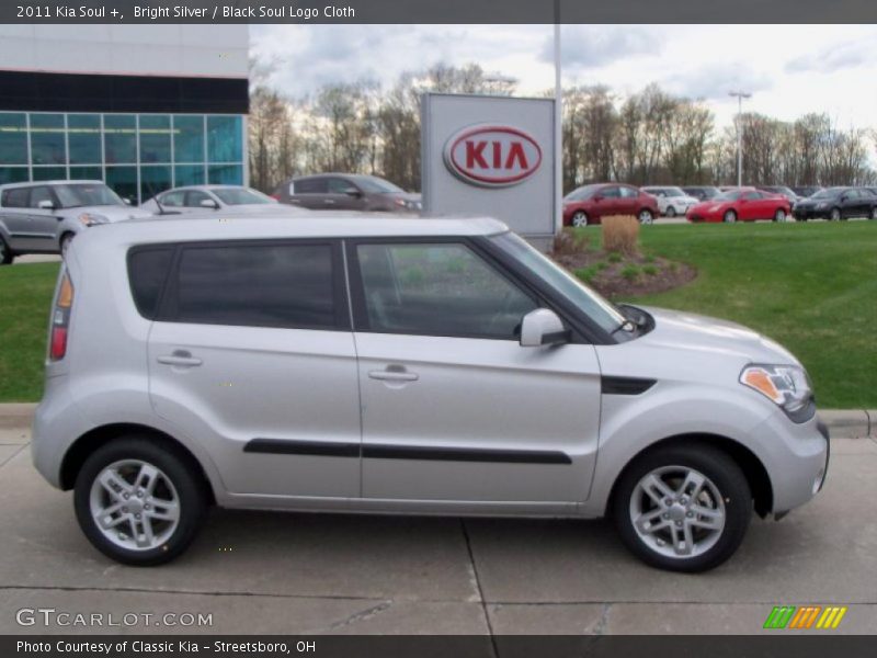 Bright Silver / Black Soul Logo Cloth 2011 Kia Soul +