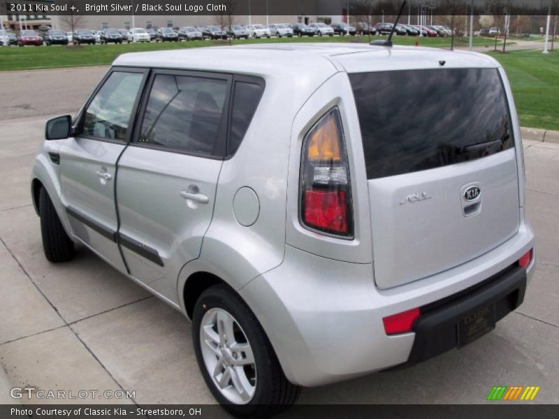 Bright Silver / Black Soul Logo Cloth 2011 Kia Soul +