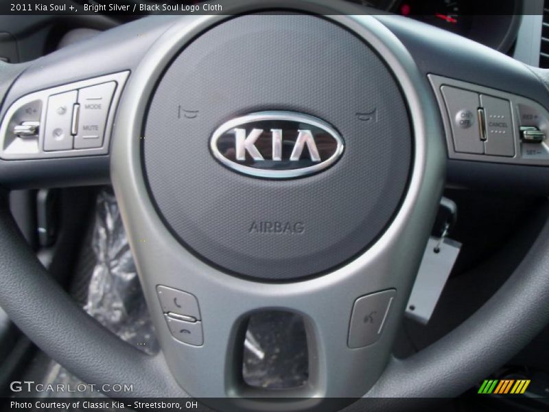 Bright Silver / Black Soul Logo Cloth 2011 Kia Soul +