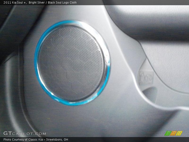 Bright Silver / Black Soul Logo Cloth 2011 Kia Soul +