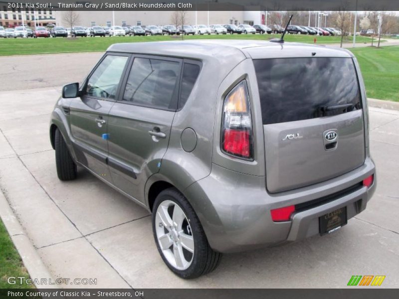 Titanium Gray / Sand/Black Houndstooth Cloth 2011 Kia Soul !