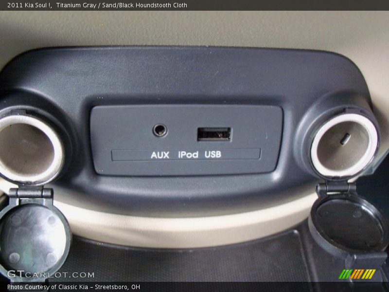 Titanium Gray / Sand/Black Houndstooth Cloth 2011 Kia Soul !