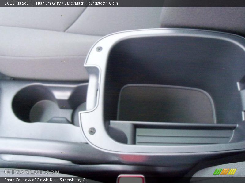 Titanium Gray / Sand/Black Houndstooth Cloth 2011 Kia Soul !