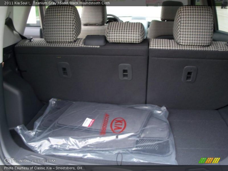 Titanium Gray / Sand/Black Houndstooth Cloth 2011 Kia Soul !
