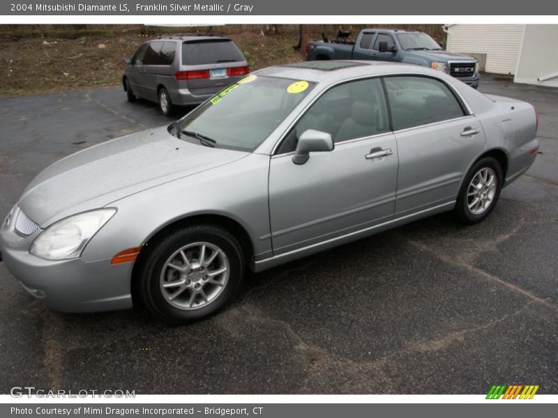 Front 3/4 View of 2004 Diamante LS