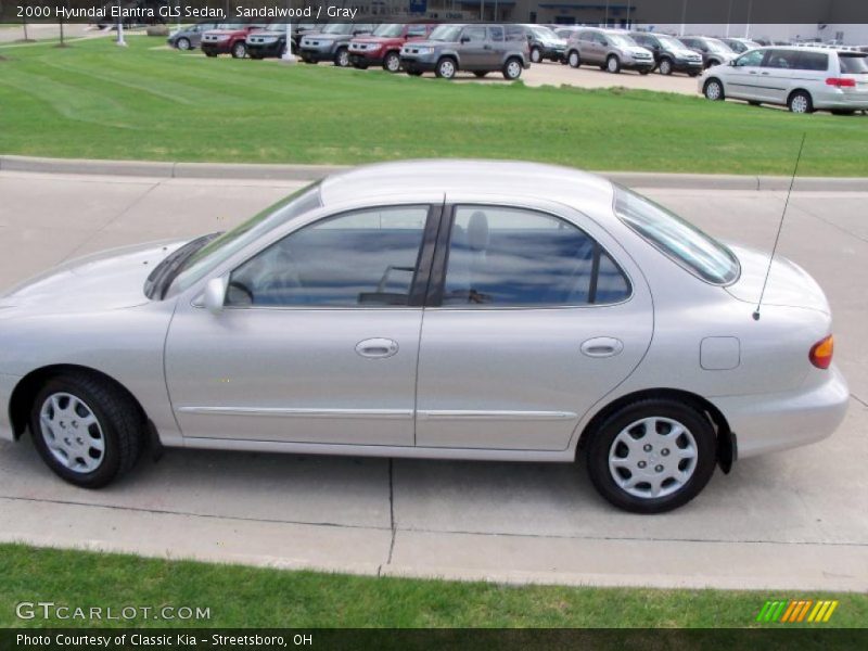 Sandalwood / Gray 2000 Hyundai Elantra GLS Sedan