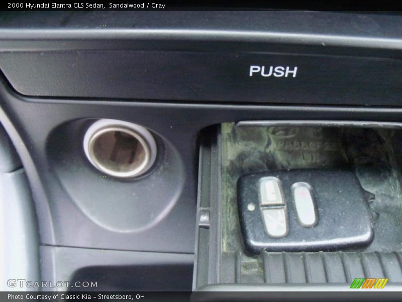 Sandalwood / Gray 2000 Hyundai Elantra GLS Sedan
