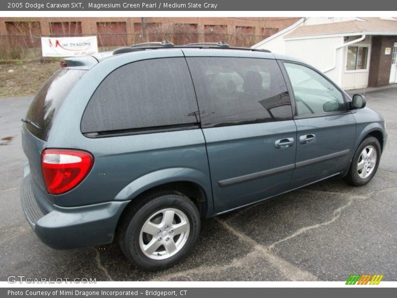 Magnesium Green Pearl / Medium Slate Gray 2005 Dodge Caravan SXT