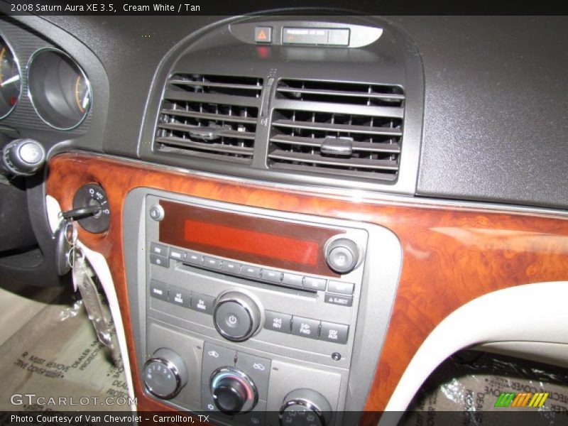 Cream White / Tan 2008 Saturn Aura XE 3.5