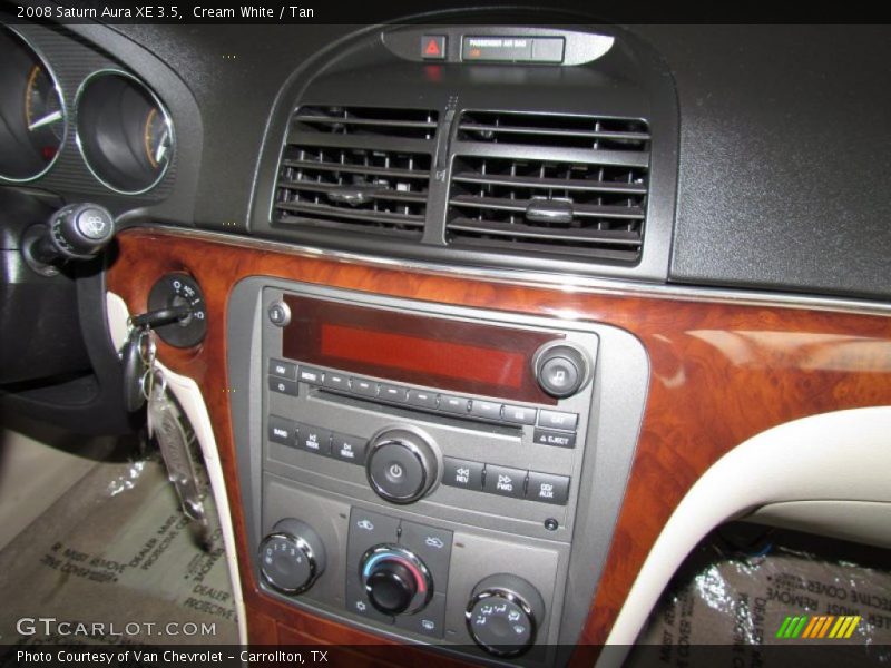 Cream White / Tan 2008 Saturn Aura XE 3.5
