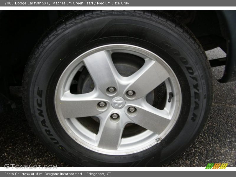 Magnesium Green Pearl / Medium Slate Gray 2005 Dodge Caravan SXT