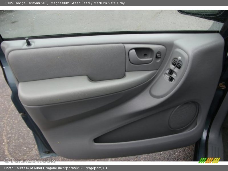 Magnesium Green Pearl / Medium Slate Gray 2005 Dodge Caravan SXT