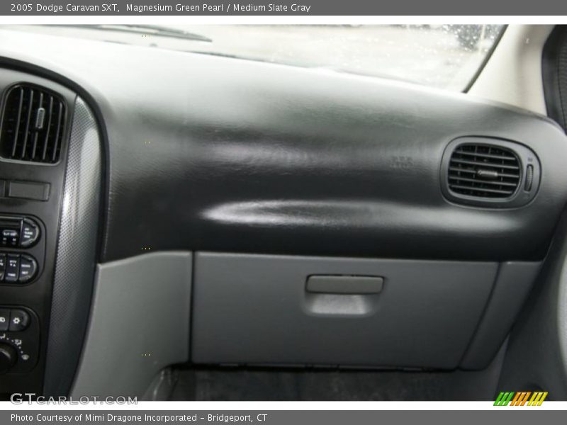 Magnesium Green Pearl / Medium Slate Gray 2005 Dodge Caravan SXT