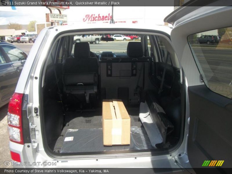 Quicksilver Metallic / Black 2011 Suzuki Grand Vitara Premium 4x4