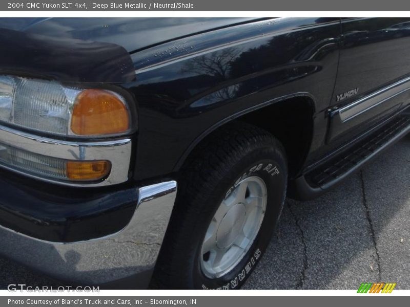 Deep Blue Metallic / Neutral/Shale 2004 GMC Yukon SLT 4x4