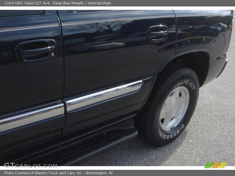 Deep Blue Metallic / Neutral/Shale 2004 GMC Yukon SLT 4x4