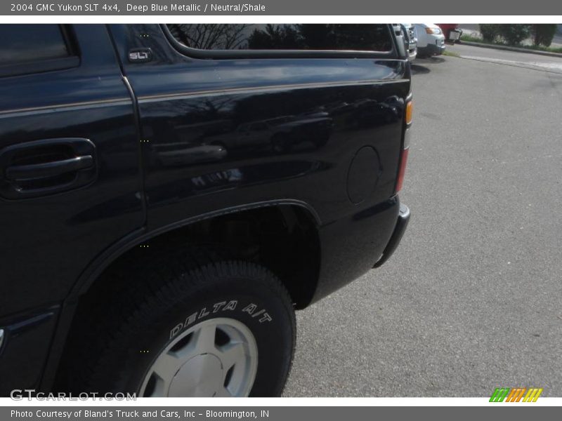 Deep Blue Metallic / Neutral/Shale 2004 GMC Yukon SLT 4x4
