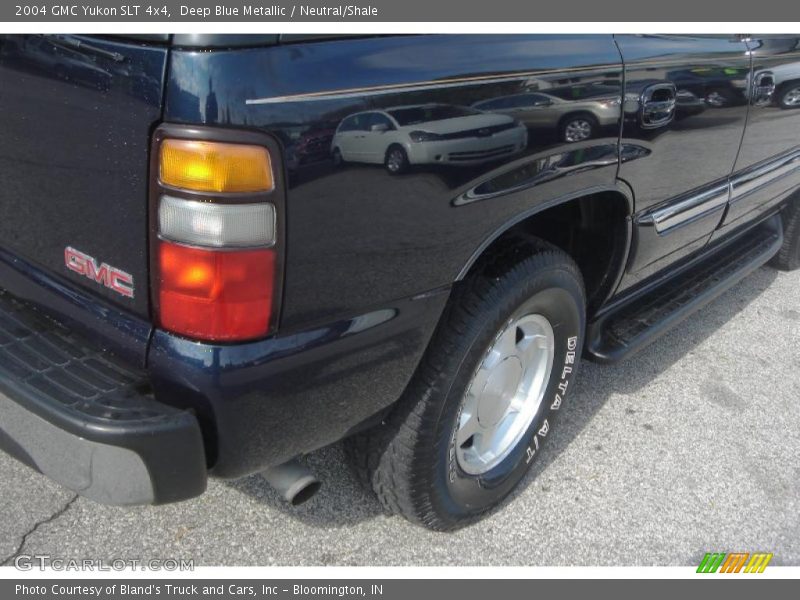 Deep Blue Metallic / Neutral/Shale 2004 GMC Yukon SLT 4x4