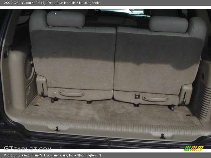 Deep Blue Metallic / Neutral/Shale 2004 GMC Yukon SLT 4x4